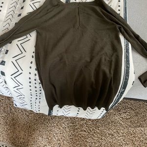 Max studio long sleeve top